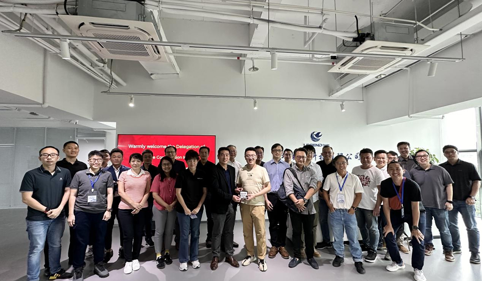 Legend Robot technology is showcased in the Lion City: The Singapore Construction Authority conducts an in-depth investigation, aiming to open a new chapter in intelligent building development.