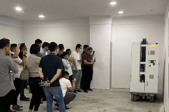 legend-robot-technology-is-showcased-in-the-lion-city-4.jpg legend-robot-technology-is-showcased-in-the-lion-city-4.jpg
